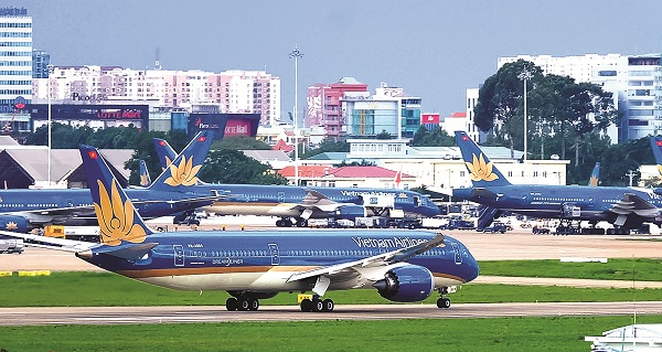 Tăng 22%, lương phi công cao hơn ban giám đốc: Vietnam Airlines có gặp áp lực?